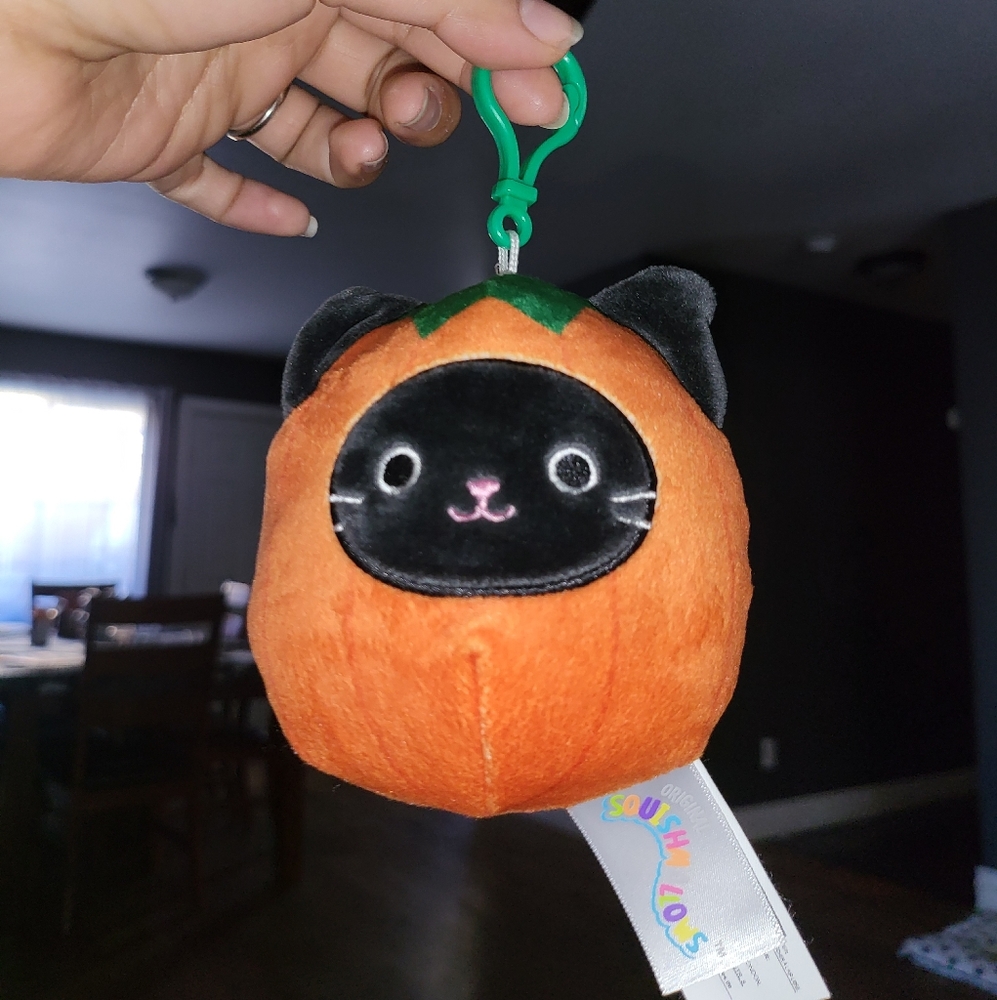 Calio Halloween Clip